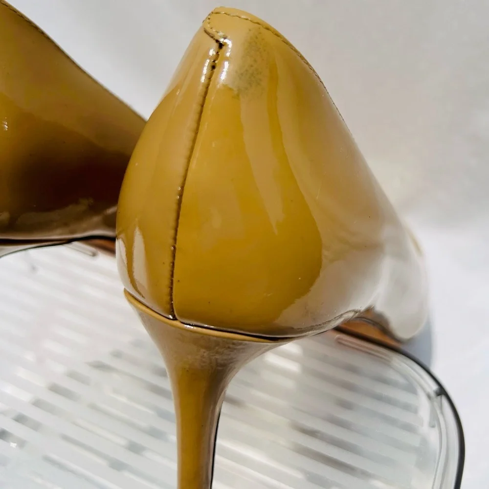 Cole Haan Patent Leather Beige Pumps Size 7B EUC